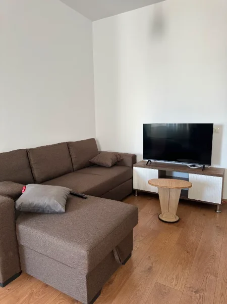 Tirane, jepet me qera apartament 1+1 Kati 6, 65 m² 500 € (Rruga e Dibres)