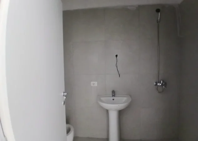 Tirane, jepet me qera apartament 1+1+Ballkon Kati 7, 50 m² 400 € (5 Maj)