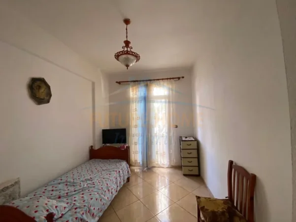 Tirane, shitet apartament Vile 2 Katshe , 260.000 € (Sauk)