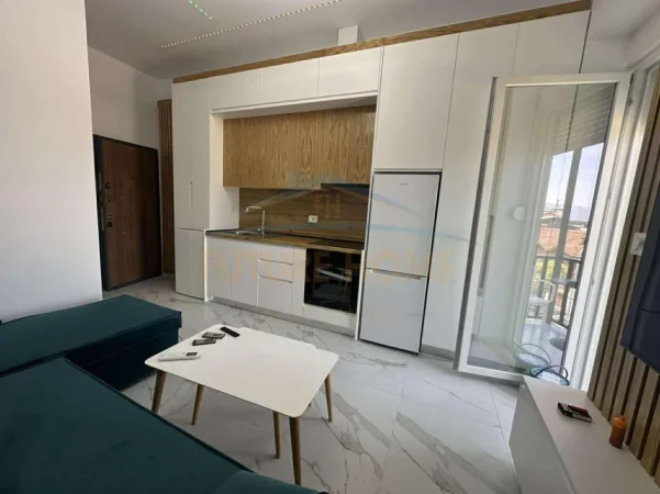 Tirane, jepet me qera apartament Studio Kati 2, 28 m² 250 € (Poliklinikes nr.6.)
