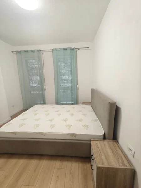 Univers City(QTU)jepet me qera apartament 1+1