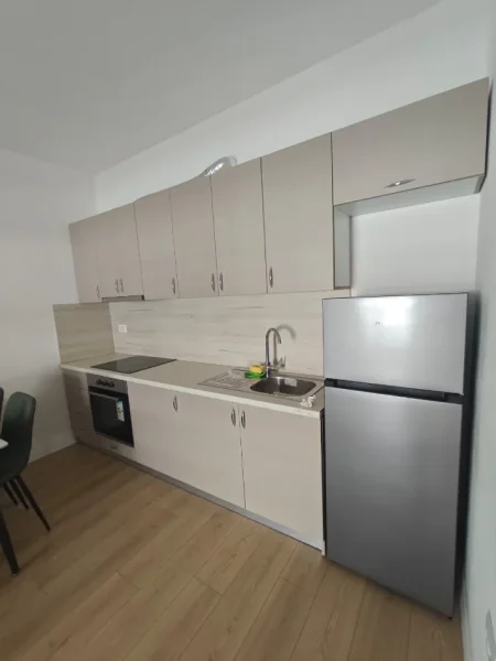 Univers City(QTU)jepet me qera apartament 1+1