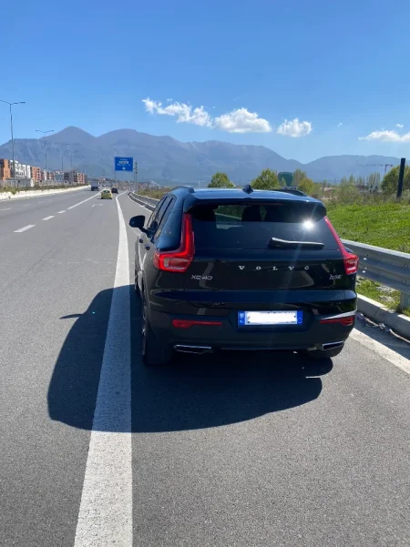 shitet Volvo XC40 R-Design 4x4, viti 2021