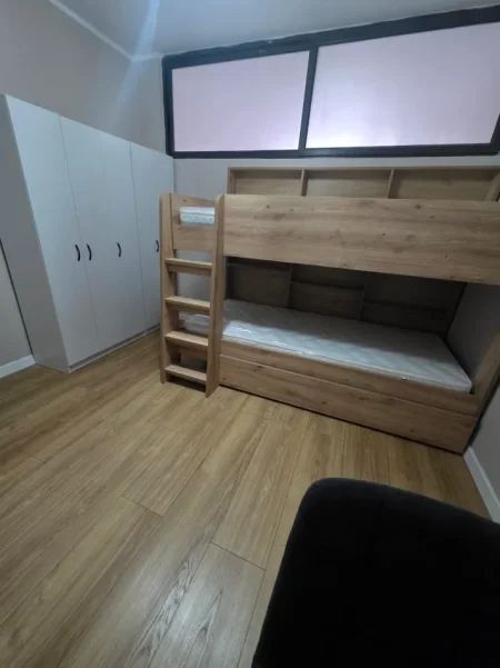 Tirane, jepet me qera apartament 2+1 Kati 3, 75 m² 600 € (5 maj)