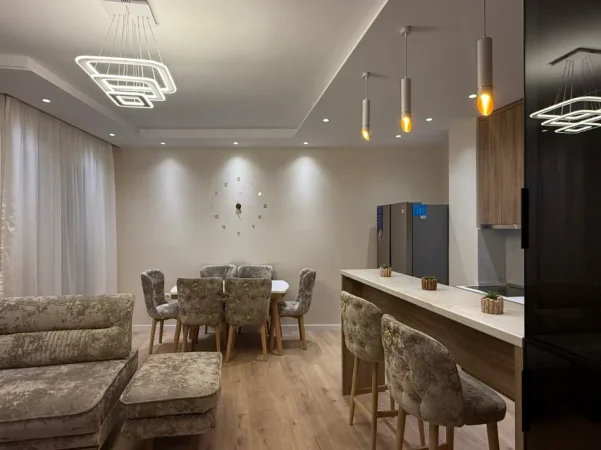 Tirane, jepet me qera apartament 2+1 Kati 4, 100 m² 800 € (Rruga L:ulishtes, Liqeni i Thate)