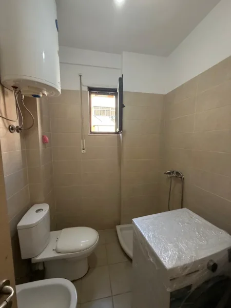 Tirane, jepet me qera apartament 2+1 Kati 3, 100 m² 500 € (Astir ,prane Ozone)