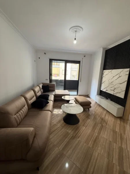 Tirane, jepet me qera apartament 2+1 Kati 3, 100 m² 500 € (Astir ,prane Ozone)
