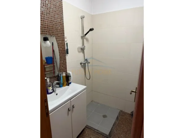 Tirane, shitet apartament 1+1 Kati 2, 53 m² 100.000 € (Fresk)