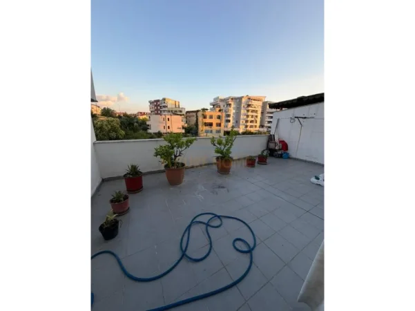 Tirane, shitet apartament 1+1 Kati 2, 53 m² 100.000 € (Fresk)