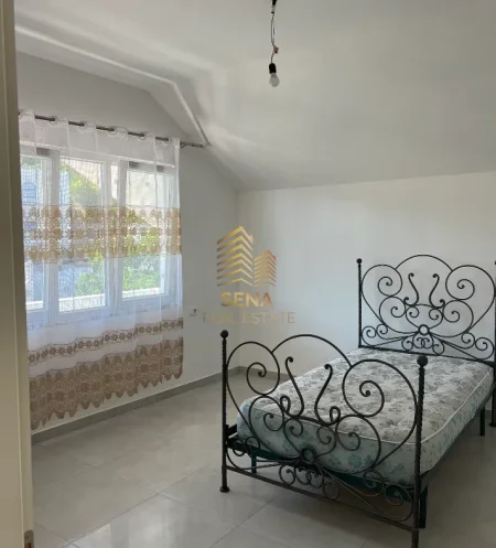 Tirane, jepet me qera apartament 2+1+Ballkon Kati 3, 100 m² 400 € (Misto Mame)