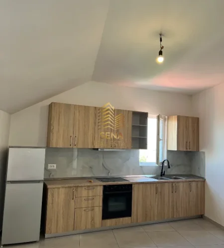 Tirane, jepet me qera apartament 2+1+Ballkon Kati 3, 100 m² 400 € (Misto Mame)