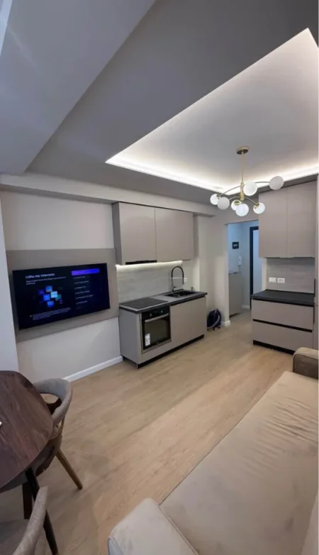 Tirane, jepet me qera apartament 1+1 Kati 3, 50 m² 600 € (brryl)
