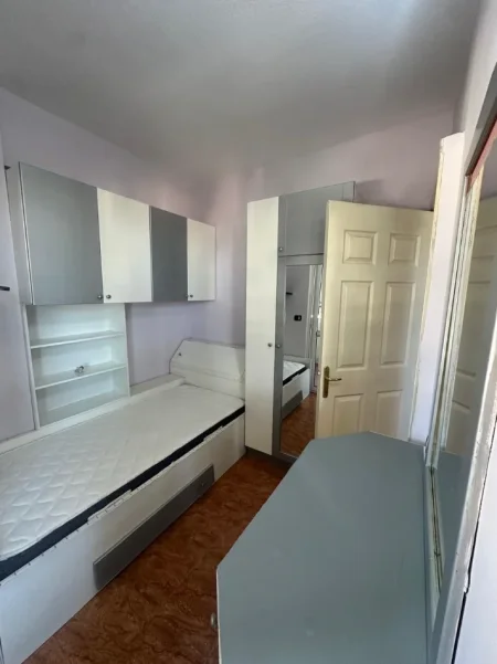 Tirane, jepet me qera apartament 2+1+Aneks+Ballkon Kati 11, 85 m² 500 € (zogu i zi)