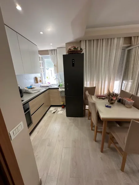 Tirane, shitet apartament 2+1+Ballkon , 101 m² 165.000 € (Rruga "Dalip Topi" Rezidenca "Platea")
