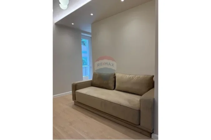 Tirane, jepet me qera apartament 1+1 ,