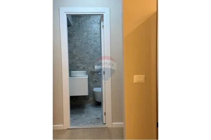 Tirane, jepet me qera apartament 1+1 ,