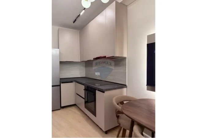 Tirane, jepet me qera apartament 1+1 ,
