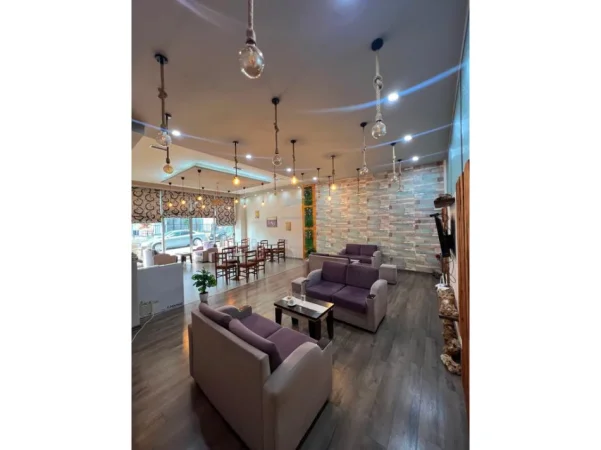 Qera, Bar Restorant, Kamez 0696069906