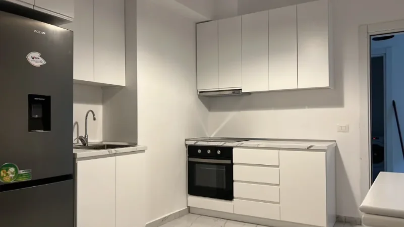 Tirane, jepet me qera apartament 1+1 Kati 5, 70 m² 400 € 