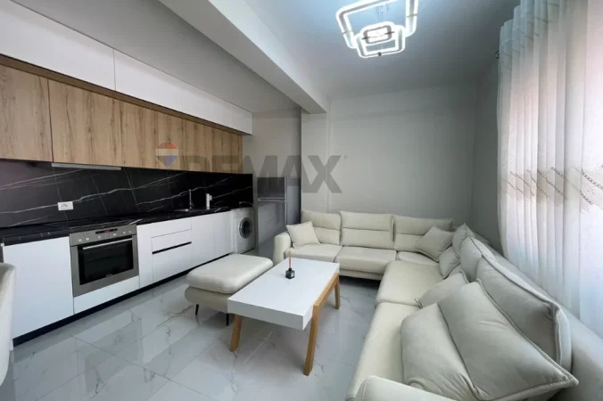 Apartament per qira, 1+1+ post parkimi, totalisht i mobiluar tek Prokuroria e Tiranes! (65,000 leke/muaj)