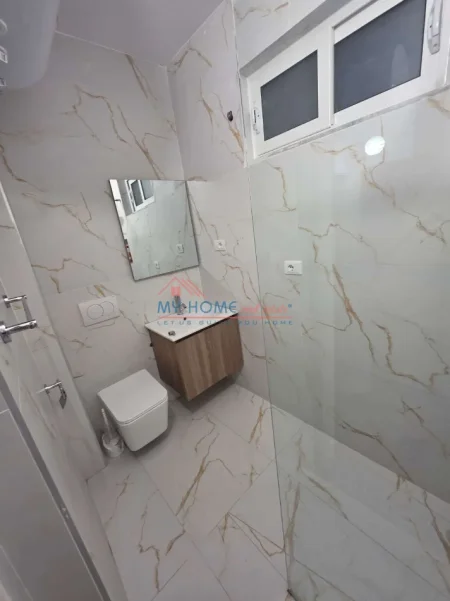Tirane, jepet me qera apartament 2+1+Ballkon Kati 3, 75 m² 600 € (5 Maji)