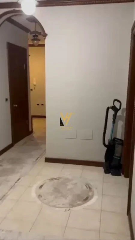 Tirane, shitet apartament 3+1+Ballkon Kati 4, 145 m² 250.000 € (LAPRAKE)