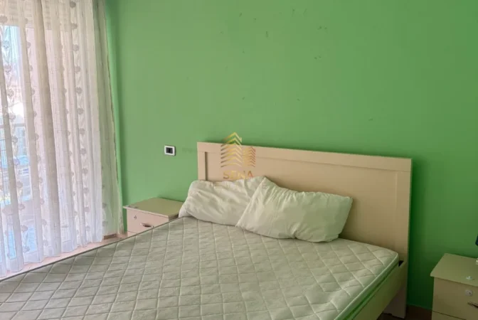 Tirane, jepet me qera apartament 1+1+Ballkon Kati 3, 65 m² 550 € (Ali Demi)