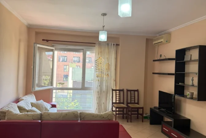Tirane, jepet me qera apartament 1+1+Ballkon Kati 3, 65 m² 550 € (Ali Demi)