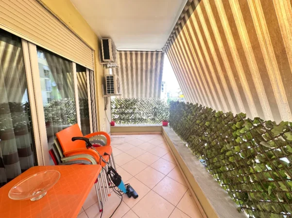 Tirane, jepet me qera apartament 1+1 Kati 1, 600 € (Liqeni i Thatë)