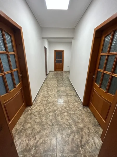 Tirane, jap me qera apartament 3+1+Aneks+Ballkon Kati 2, 120 m² (Ish ATSH, Rr."Norbert Jokl")