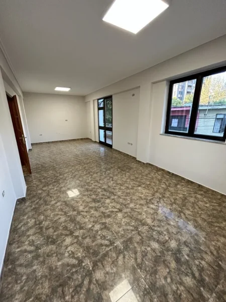 Tirane, jap me qera apartament 3+1+Aneks+Ballkon Kati 2, 120 m² (Ish ATSH, Rr."Norbert Jokl")