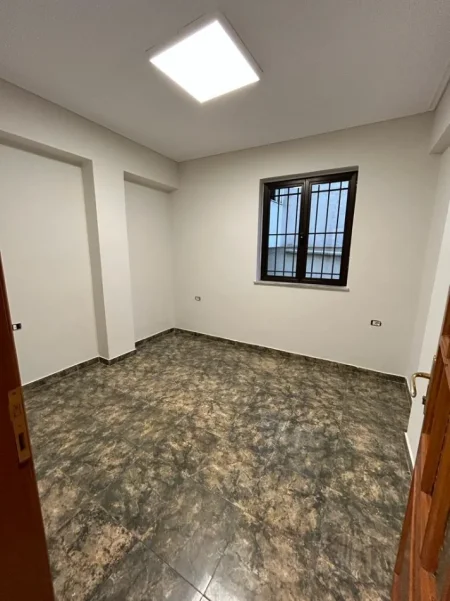 Tirane, jap me qera apartament 3+1+Aneks+Ballkon Kati 2, 120 m² (Ish ATSH, Rr."Norbert Jokl")