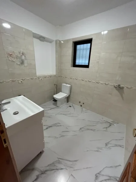 Tirane, jap me qera apartament 3+1+Aneks+Ballkon Kati 2, 120 m² (Ish ATSH, Rr."Norbert Jokl")