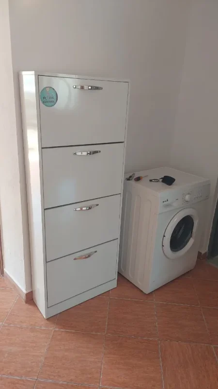Tirane, jepet me qera apartament 2+1 Kati 1, 90 m² 400 € (Rruga Enver Begeja)