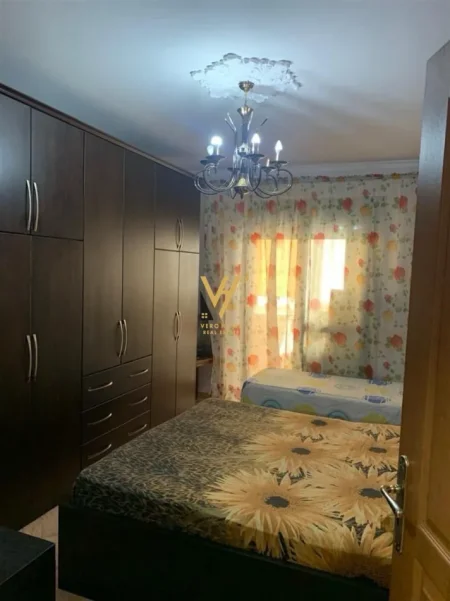 Tirane, jepet me qera apartament 2+1+Ballkon Kati 1, 95 m² 570 € (5 MAJI)