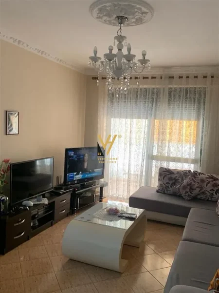 Tirane, jepet me qera apartament 2+1+Ballkon Kati 1, 95 m² 570 € (5 MAJI)