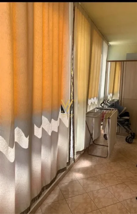 Tirane, jepet me qera apartament 2+1+Ballkon Kati 1, 95 m² 570 € (5 MAJI)