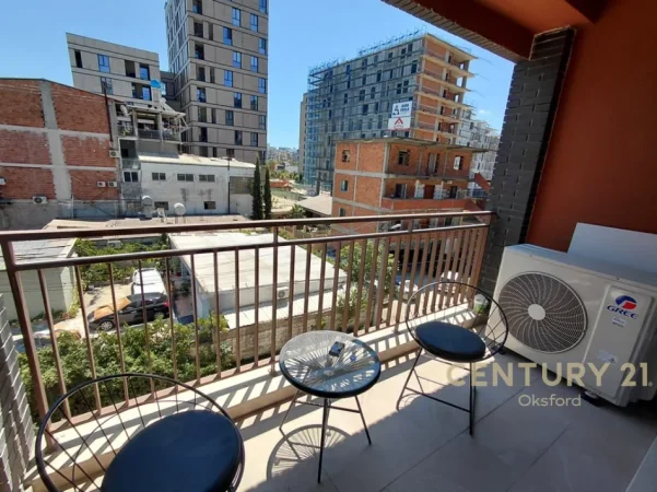 Tirane, jepet me qera apartament 2+1 Kati 2, 88 m² 900 € 