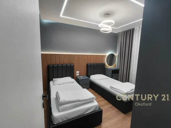 Tirane, jepet me qera apartament 2+1 Kati 2, 88 m² 900 € 