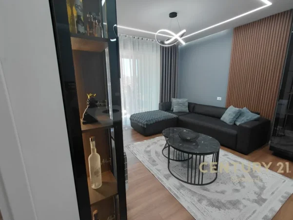 Tirane, jepet me qera apartament 2+1 Kati 2, 88 m² 900 € 