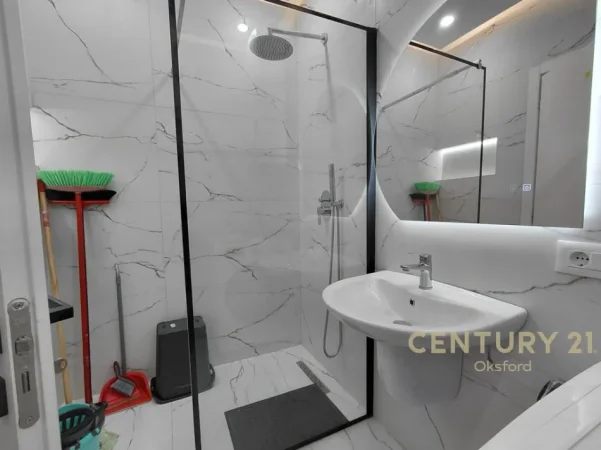 Tirane, jepet me qera apartament 2+1 Kati 2, 88 m² 900 € 
