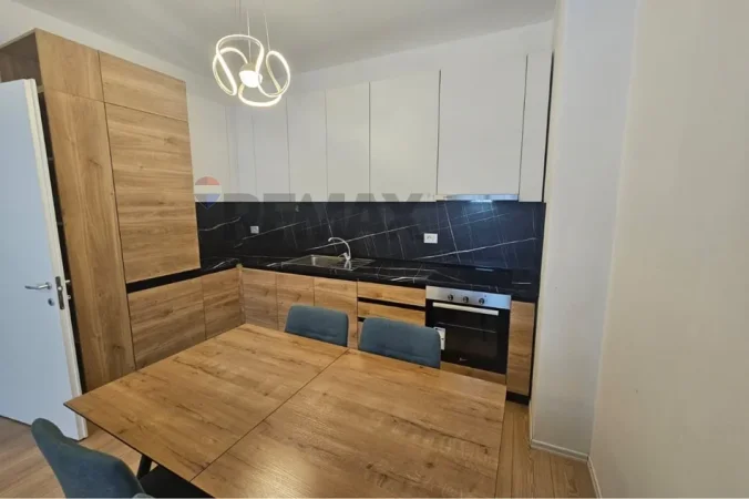 Tirane, jepet me qera apartament 1+1 ,