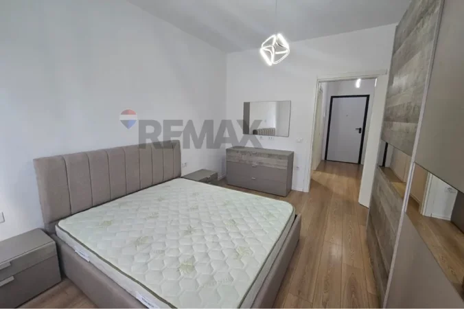 Tirane, jepet me qera apartament 1+1 ,