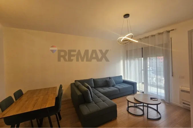 Tirane, jepet me qera apartament 1+1 ,