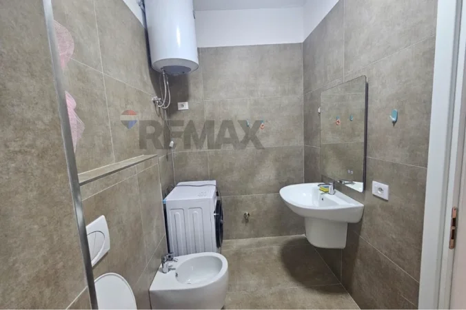 Tirane, jepet me qera apartament 1+1 ,