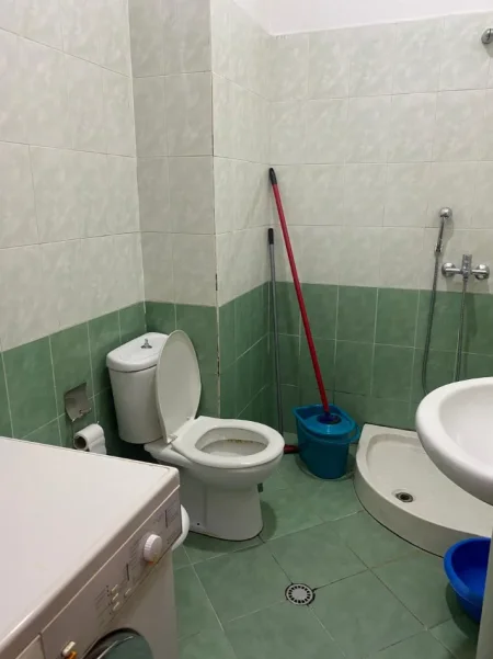 Tirane, shitet 2+1 Kati 8, 90 m² 145.000 € (Rruga joklin persi)