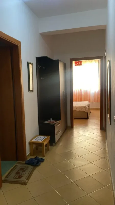 Tirane, shitet 2+1 Kati 8, 90 m² 145.000 € (Rruga joklin persi)