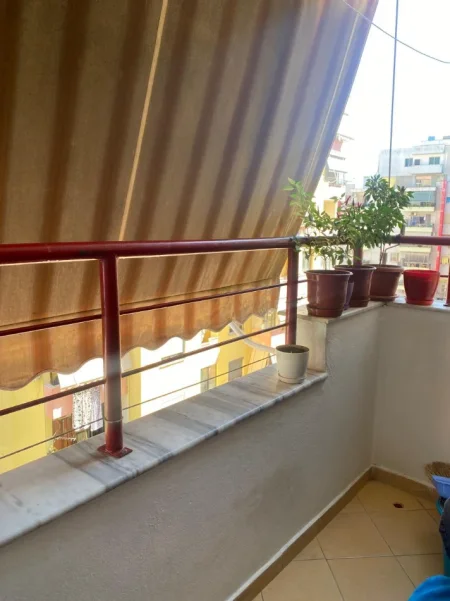 Tirane, shitet 2+1 Kati 8, 90 m² 145.000 € (Rruga joklin persi)