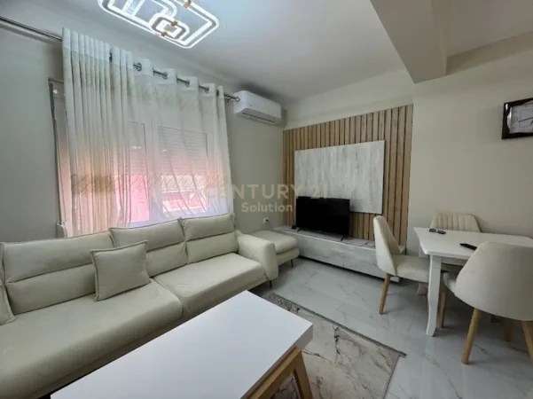 Tirane, jepet me qera apartament 1+1 Kati 6, 60 m² 650 € (Rruga MinePeza)