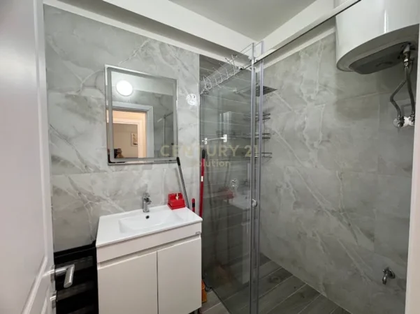 Tirane, jepet me qera apartament 1+1 Kati 6, 60 m² 650 € (Rruga MinePeza)
